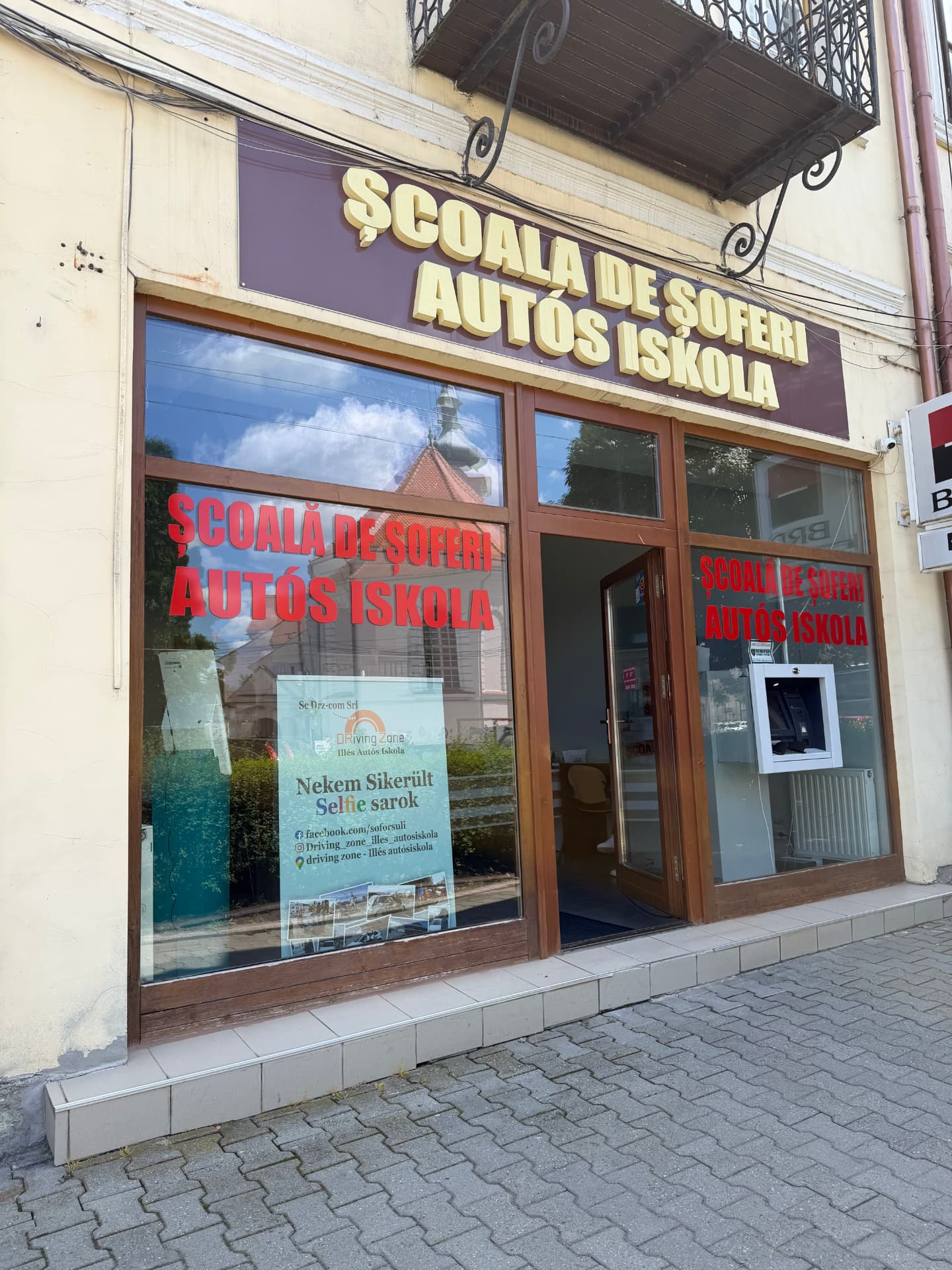 Driving Zone autósiskola irodája Kézdivásárhelyen